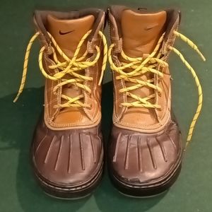 Nike Youth Brown Rain Boots